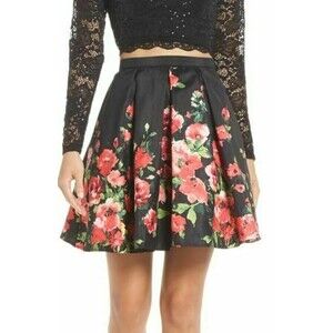 Sequin Hearts Juniors Mini Skirt Size 7 Pleated Flared Red Black NEW B27